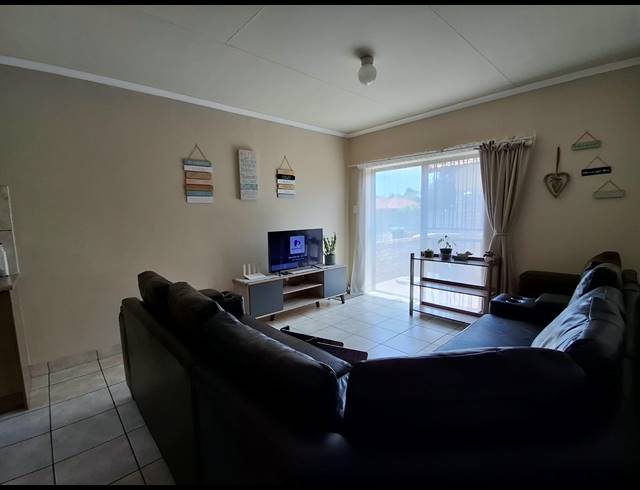 2 BEDROOM TOWNHOUSE FOR SALE IN VAALPARK